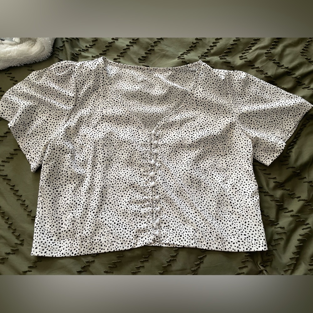 Black and White Polka Dot Short Sleeve Cropped Blouse